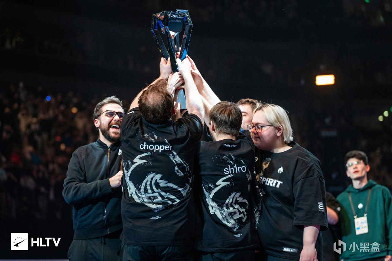 tenan, 五人组 tenan, 五人组