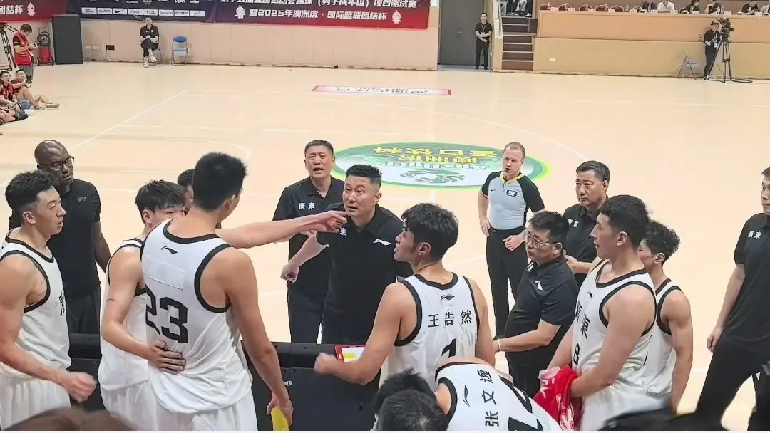 内线支柱, 的名单中, CBA夏季