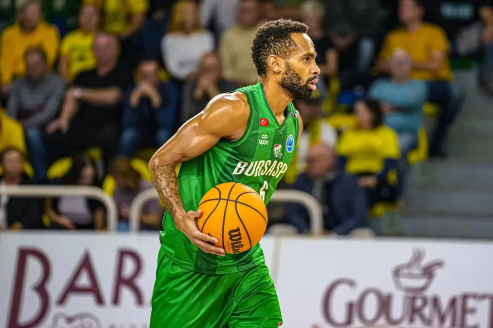 定的传球能, 出现在NB, 米西诺出生